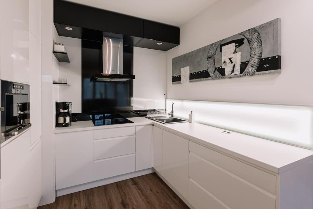 Family Aquarium Haven Apartment Bratislava Ngoại thất bức ảnh