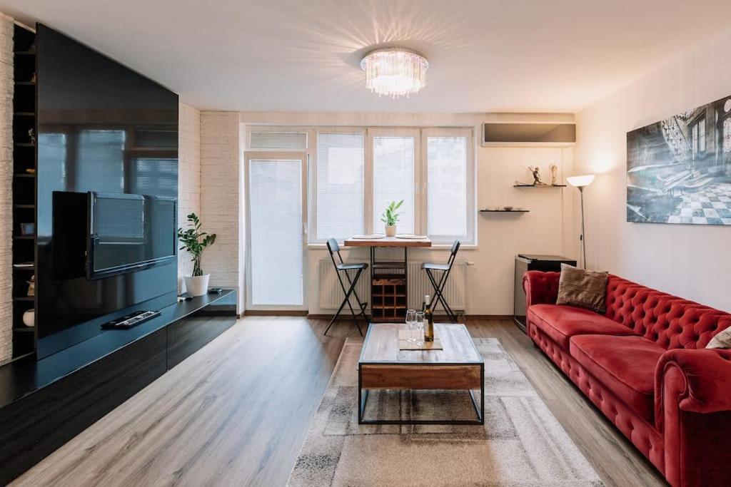 Family Aquarium Haven Apartment Bratislava Ngoại thất bức ảnh