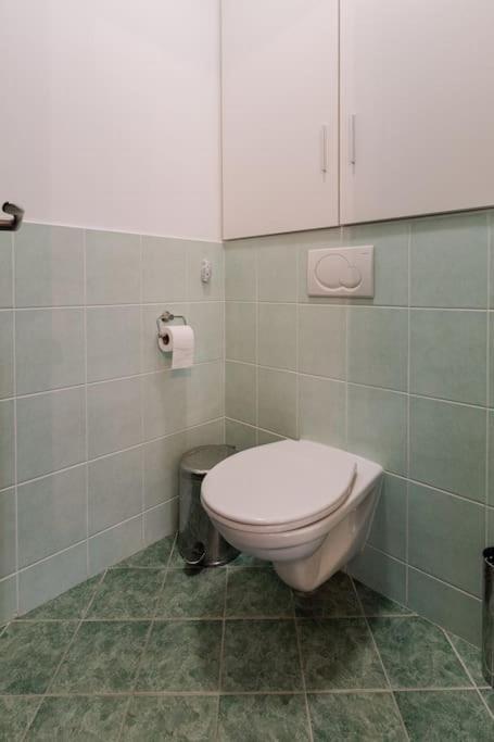 Family Aquarium Haven Apartment Bratislava Ngoại thất bức ảnh